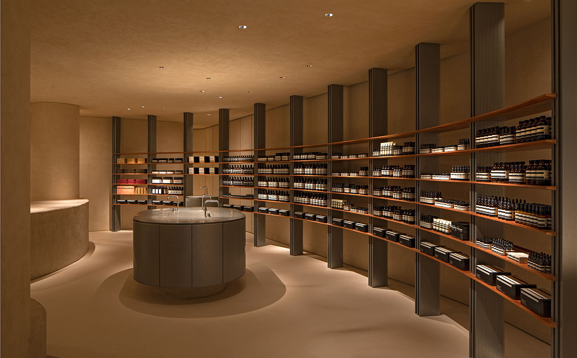 nội thất cửa hàng mỹ phẩm