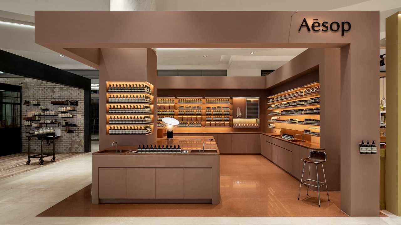 thiết kế cửa hàng mỹ phẩm